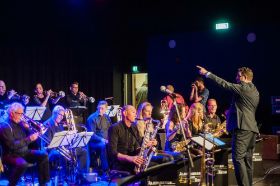 Alkmaarse Big Band tijdens Jazztival Alkmaar 26 maart 2016.JPG