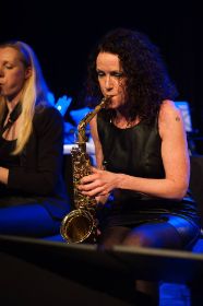 saxofoniste Jenneke Gerritsen tijdens jazztival .jpg